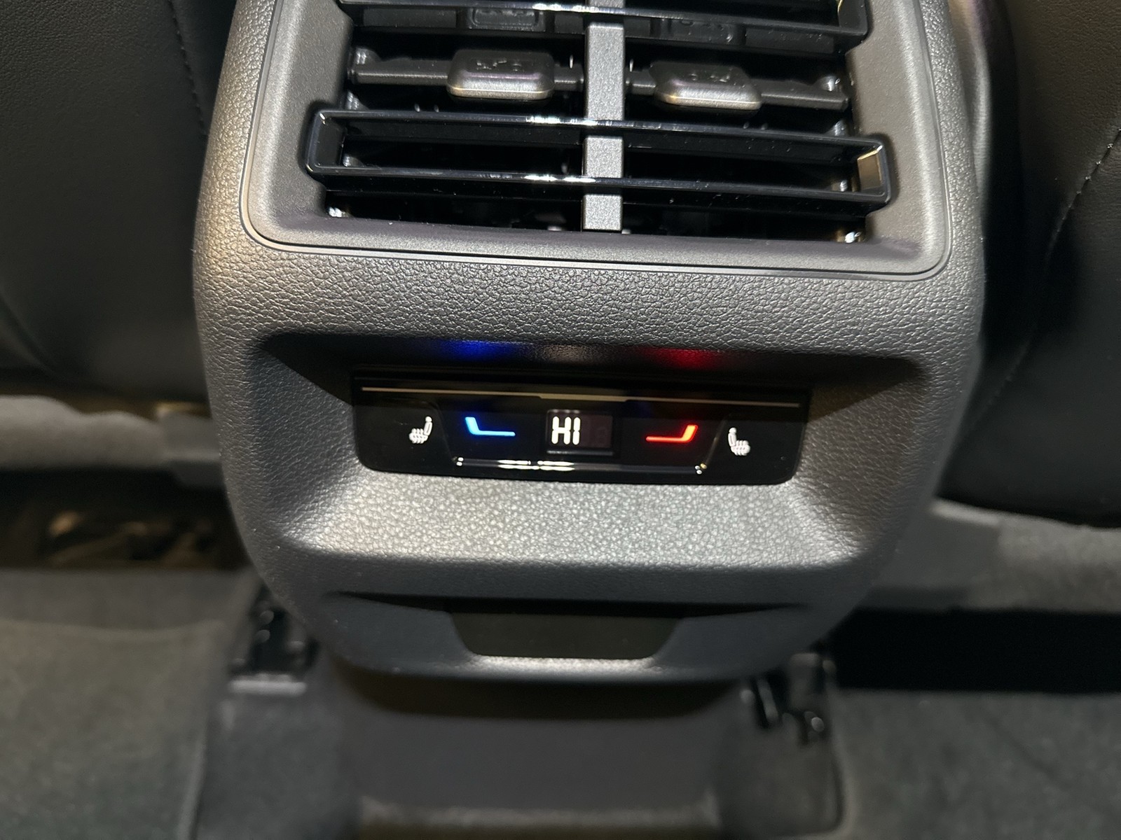 Volkswagen Tiguan 1.5 HYBRID LIFE CAM ACC LM18 CARPLAY