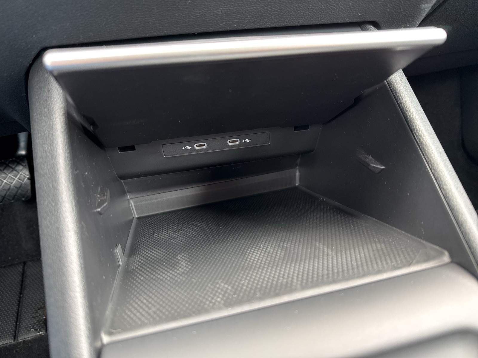 Volkswagen Tiguan 1.5 HYBRID LIFE CAM ACC LM18 CARPLAY