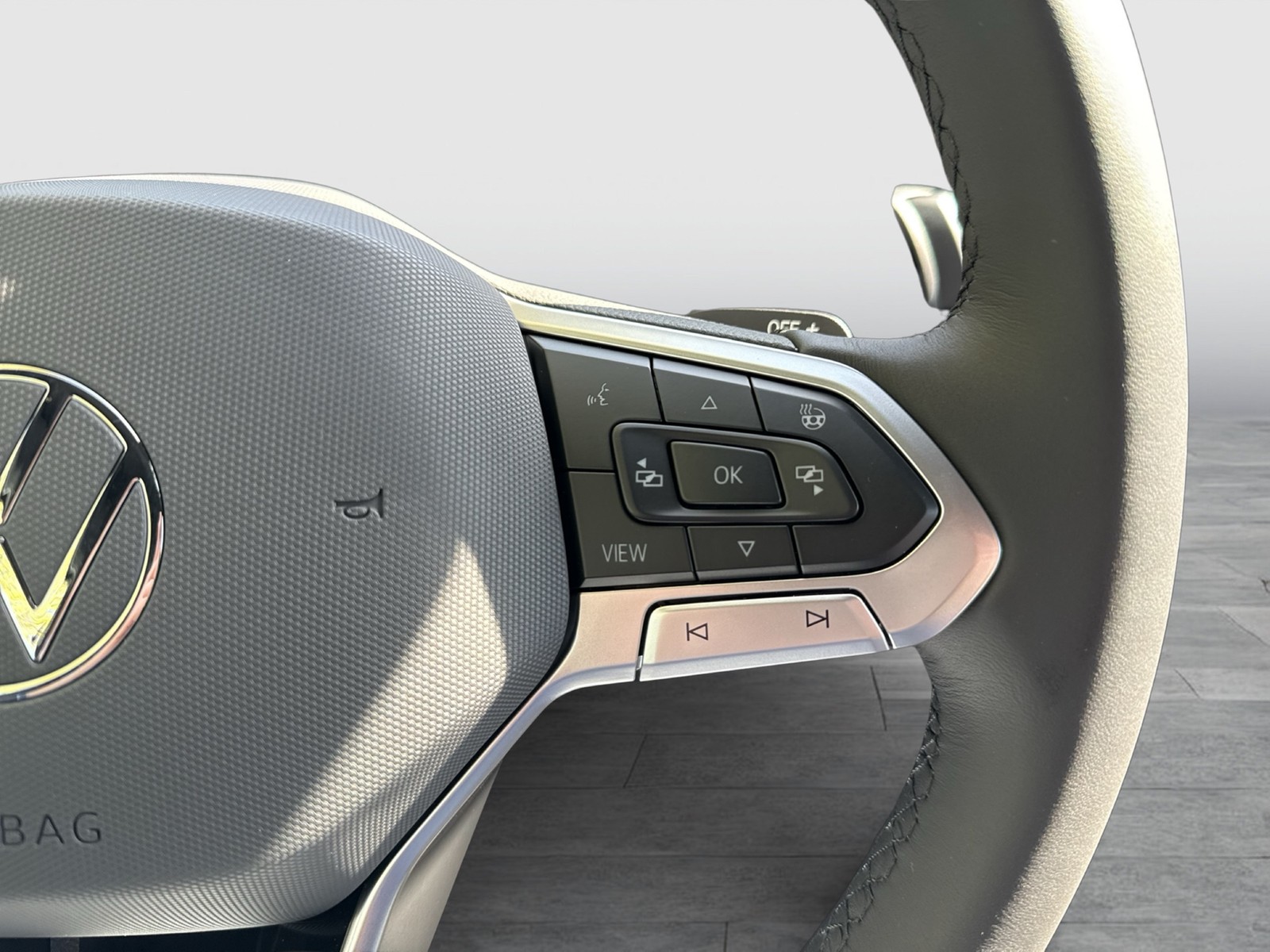 Volkswagen Tiguan 1.5 HYBRID LIFE CAM ACC LM18 CARPLAY