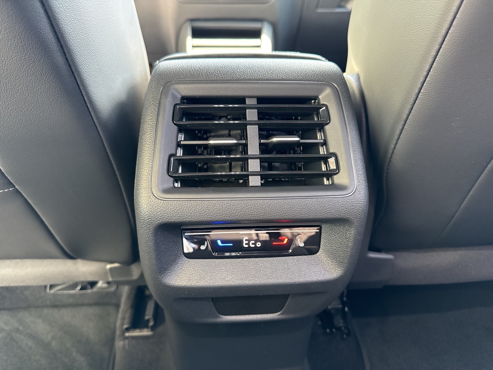 Volkswagen Tiguan 1.5 HYBRID LIFE CAM ACC LM18 CARPLAY