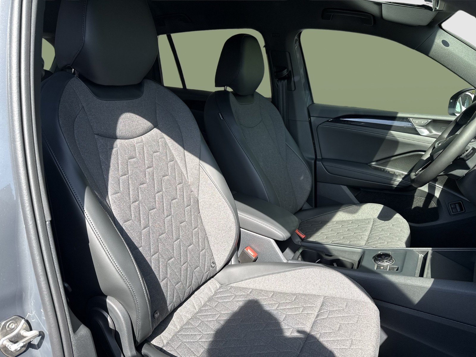 Volkswagen Tiguan 1.5 HYBRID LIFE CAM ACC LM18 CARPLAY