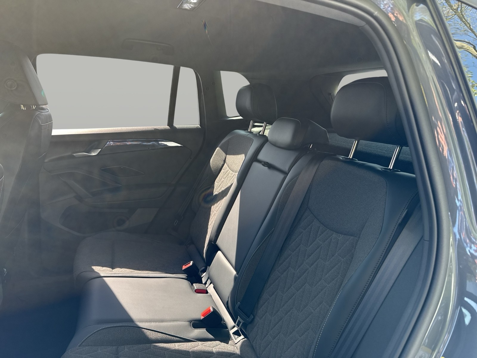 Volkswagen Tiguan 1.5 HYBRID LIFE CAM ACC LM18 CARPLAY