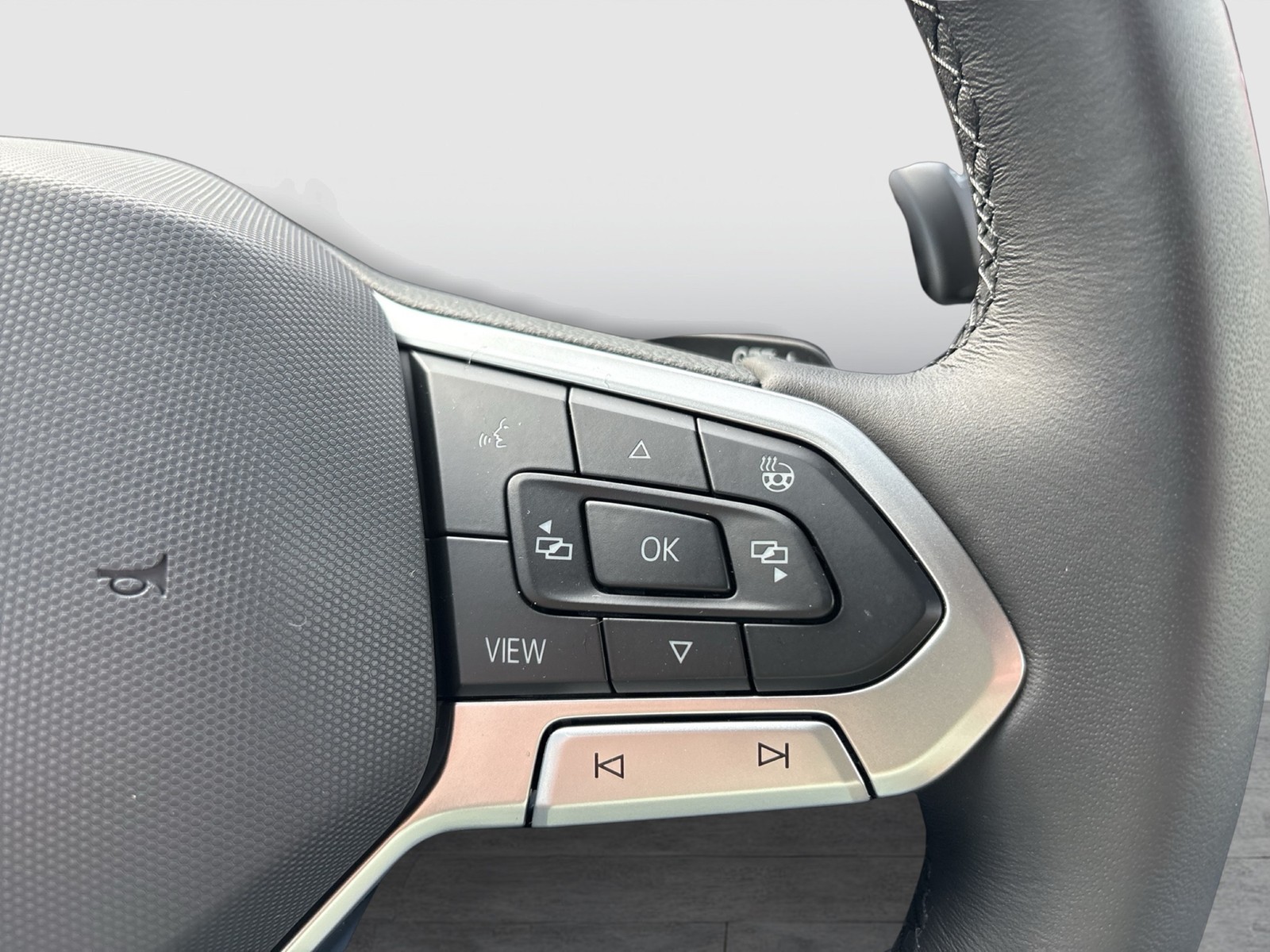 Volkswagen Tiguan 1.5 HYBRID LIFE CAM ACC LM18 CARPLAY