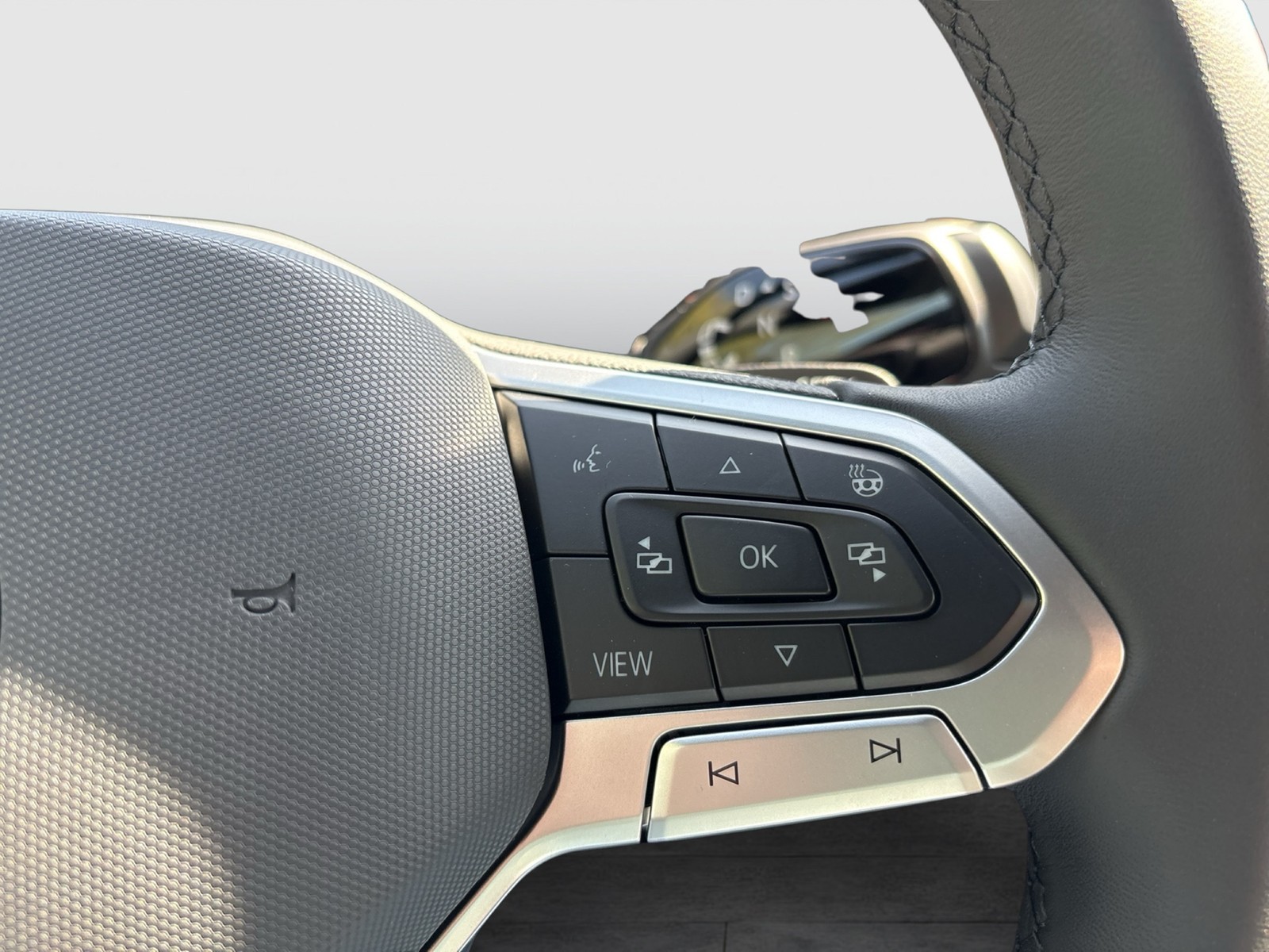 Volkswagen Tiguan 1.5 HYBRID LIFE CAM ACC LM18 CARPLAY