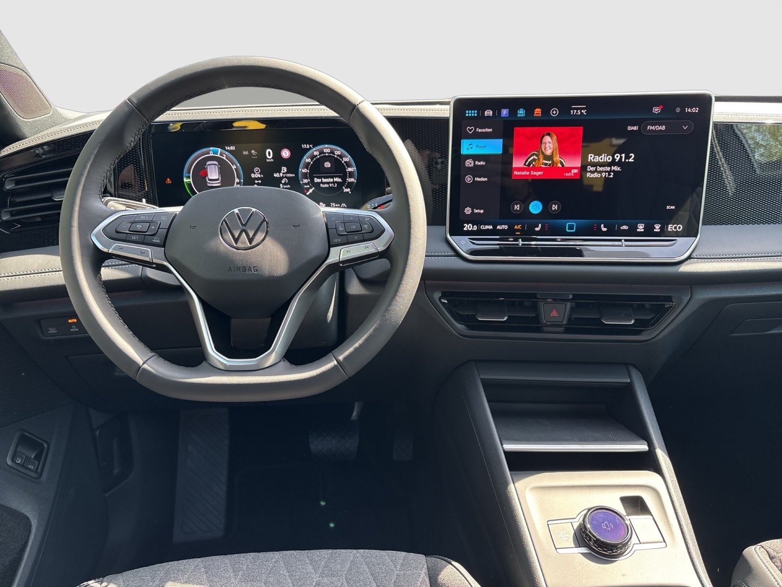 Volkswagen Tiguan 1.5 HYBRID LIFE CAM ACC LM18 CARPLAY