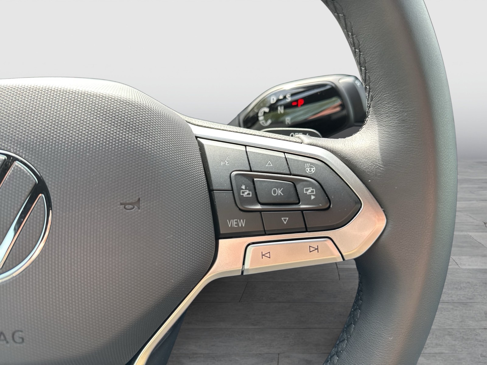 Volkswagen Tiguan 1.5 HYBRID LIFE CAM ACC LM18 CARPLAY