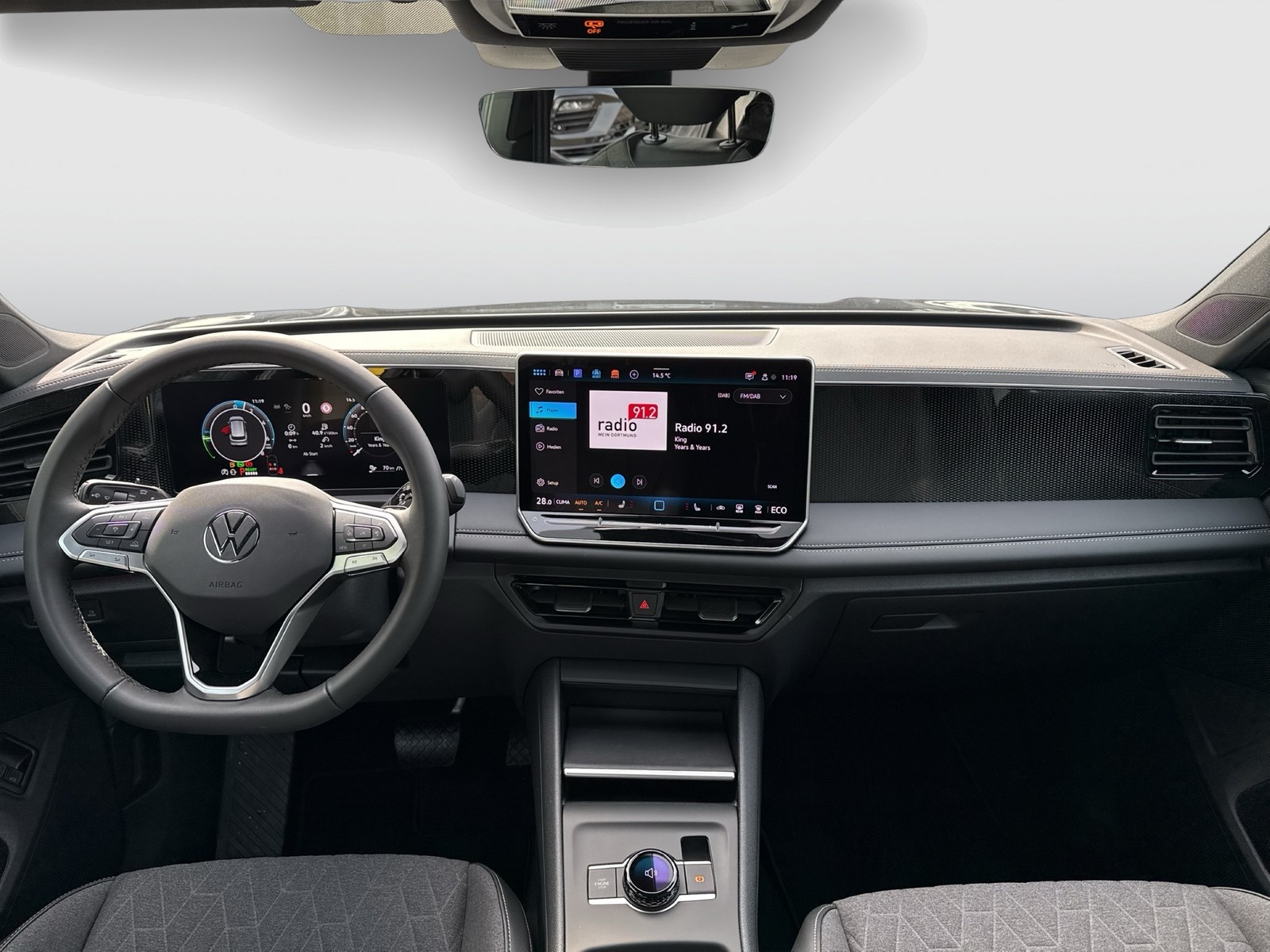 Volkswagen Tiguan 1.5 HYBRID LIFE CAM ACC LM18 CARPLAY
