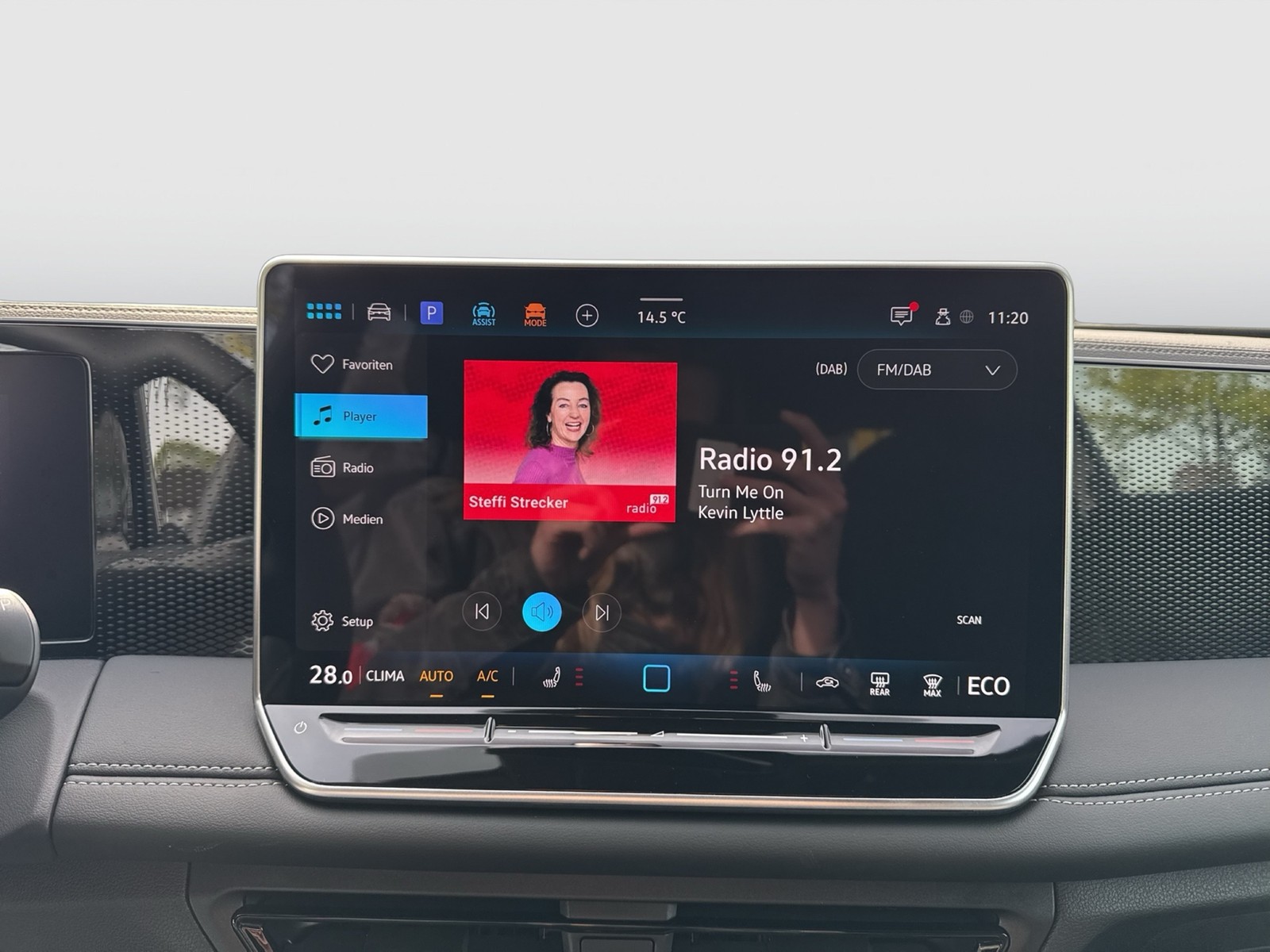 Volkswagen Tiguan 1.5 HYBRID LIFE CAM ACC LM18 CARPLAY