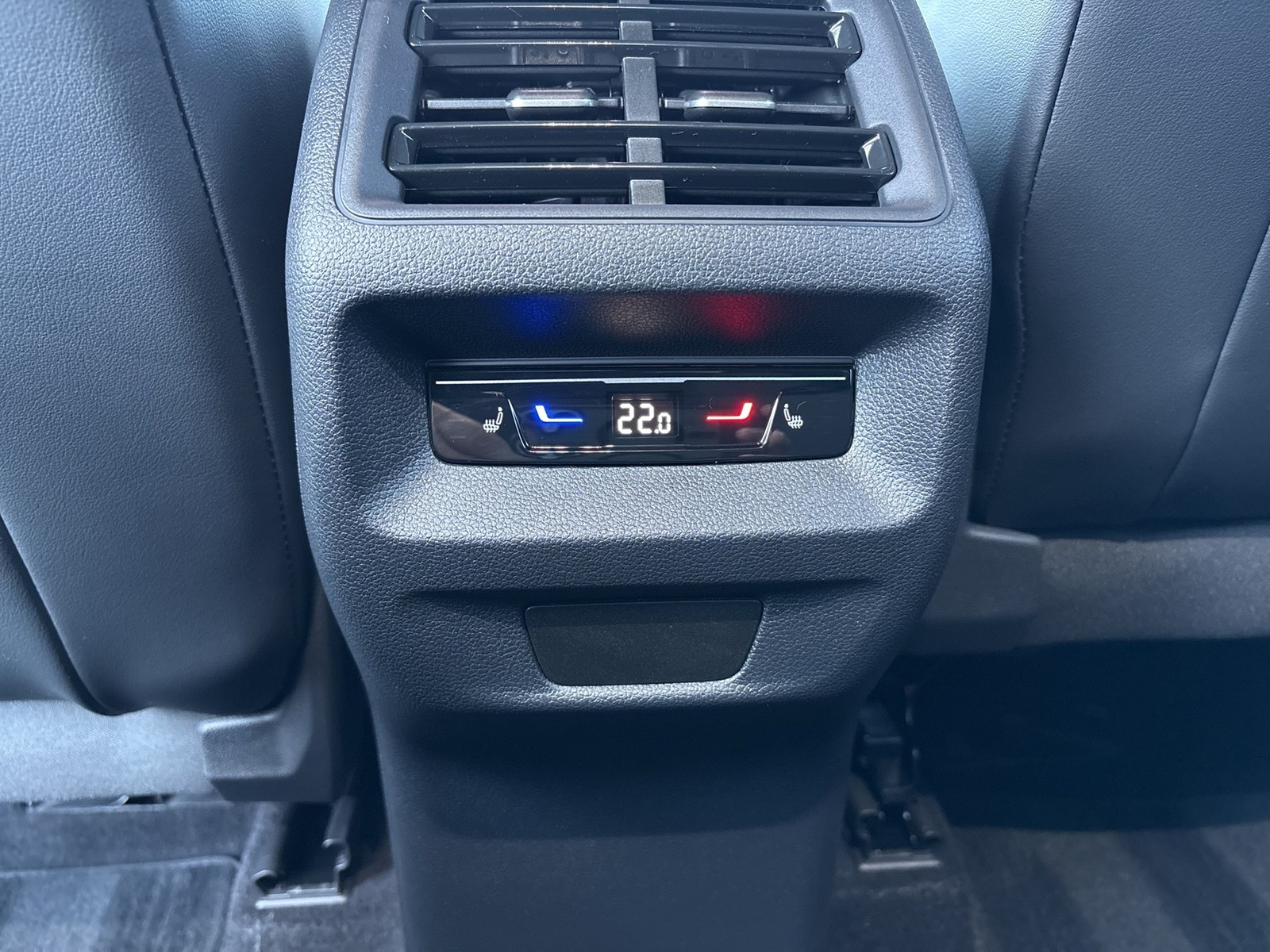 Volkswagen Tiguan 1.5 HYBRID LIFE CAM ACC LM18 CARPLAY