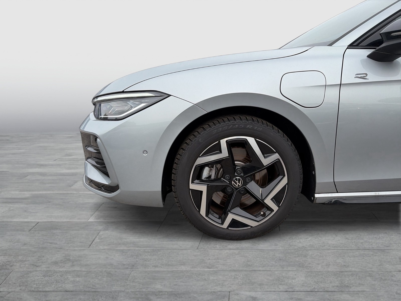 Volkswagen Passat Variant 1.5 HYBRID R-LINE LEDER PANO AHK