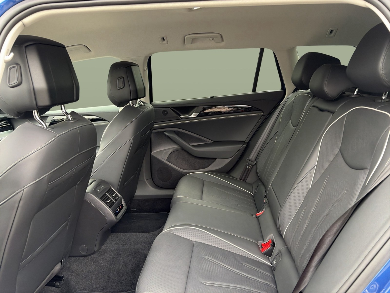 Volkswagen Passat Variant 2.0 BUSINESS LEDER 360°CAM ACC