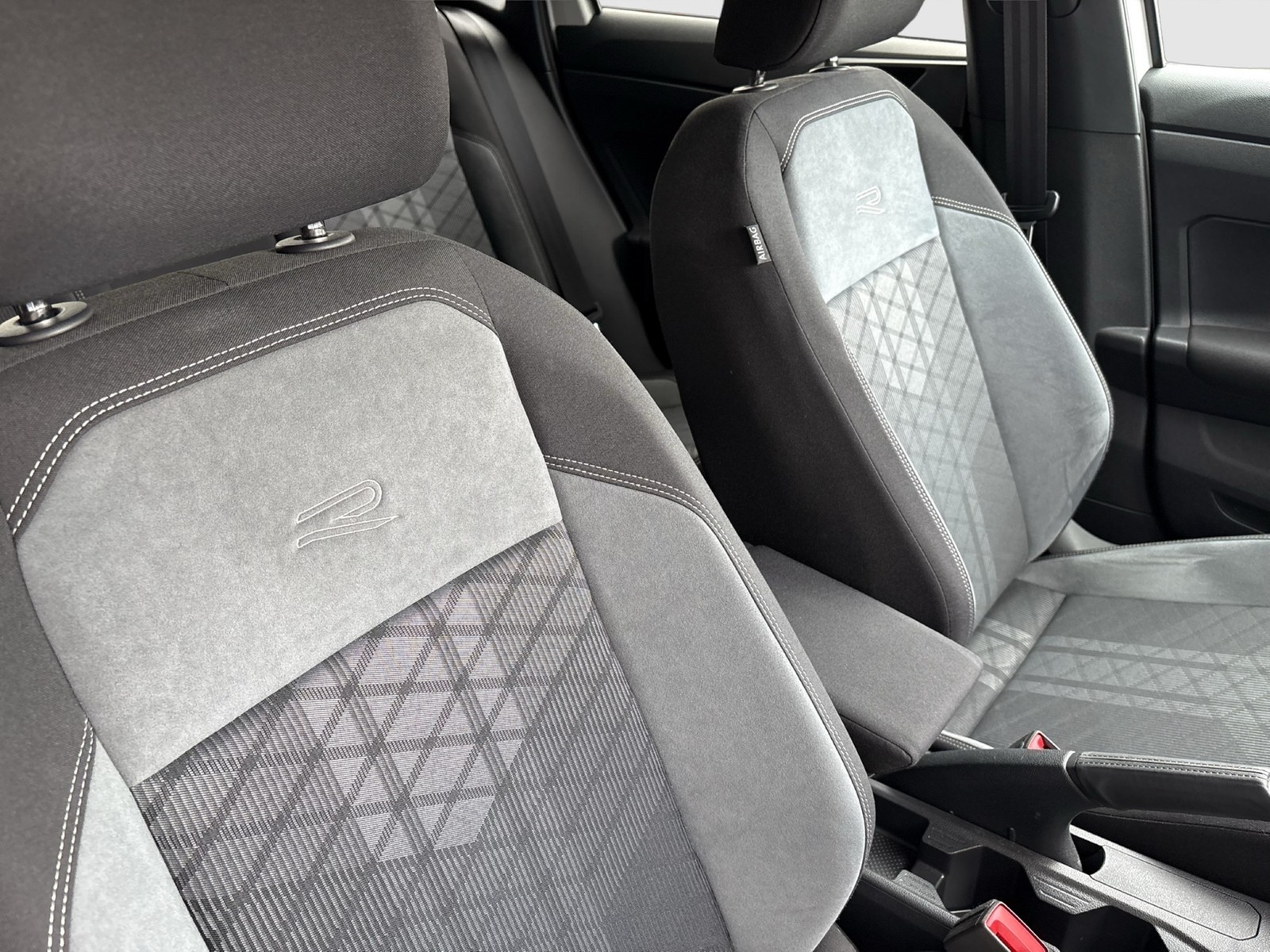 Volkswagen Polo 1.0 R-LINE CAM ACC MATRIX NAVI ALU CARPLAY