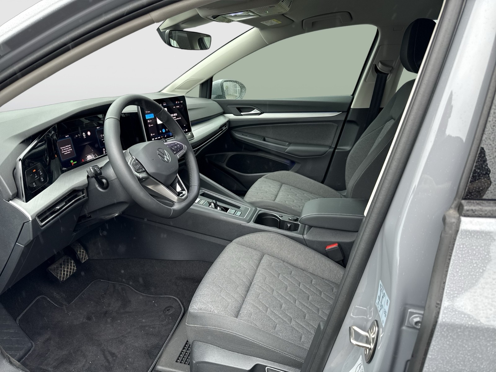 Volkswagen Golf VIII 1.5 eTSI LIFE ACC CARPLAY ALU SITZHEIZ
