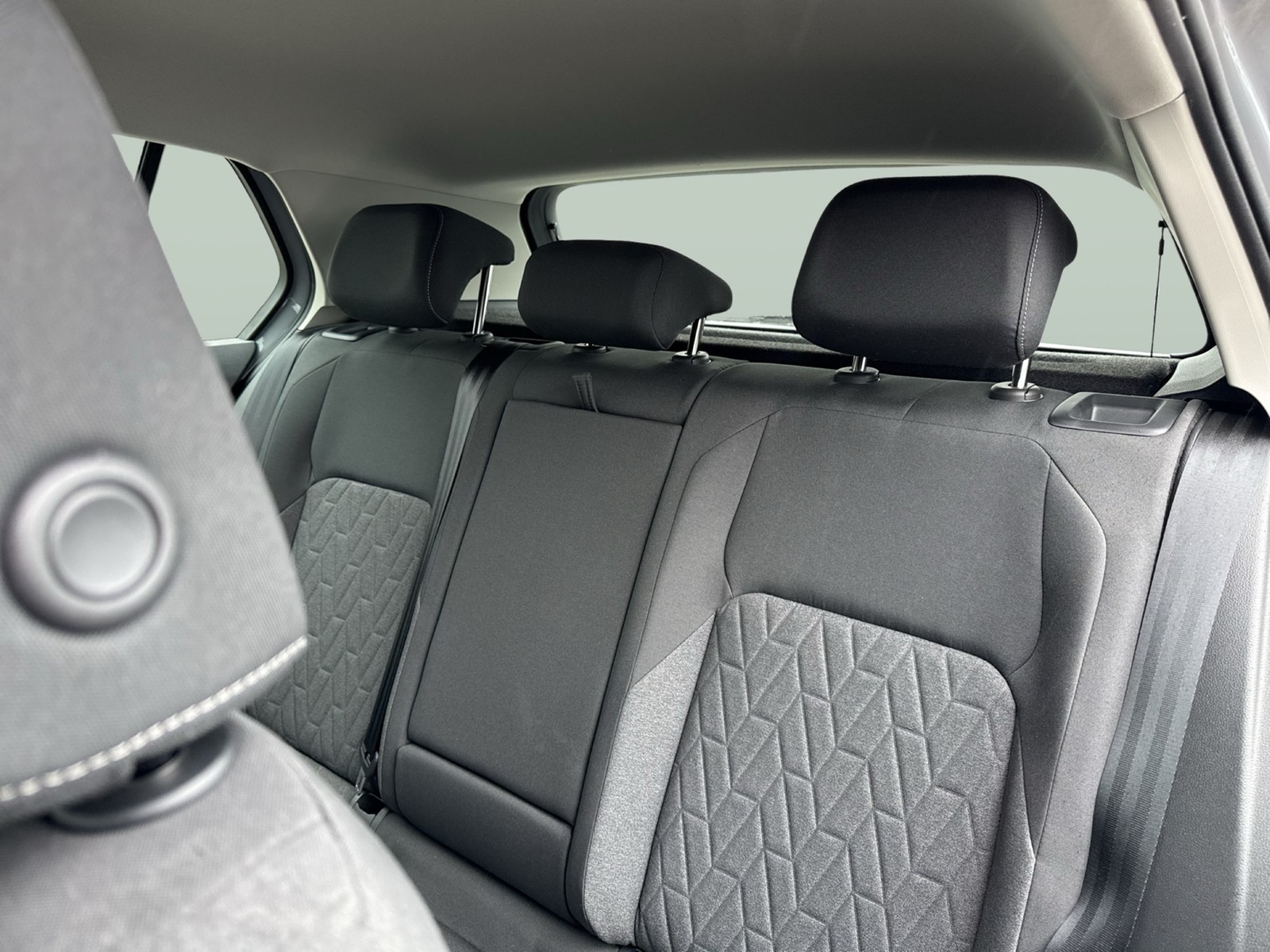 Volkswagen Golf VIII 1.5 eTSI LIFE ACC CARPLAY ALU SITZHEIZ