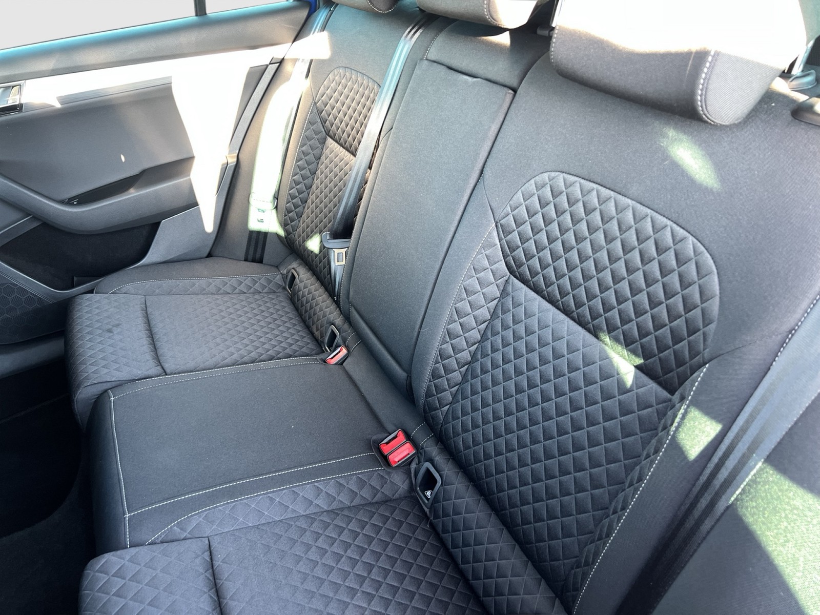 Skoda Superb Combi 1.5 ACC NAVI CARPLAY SITZHEIZUNG