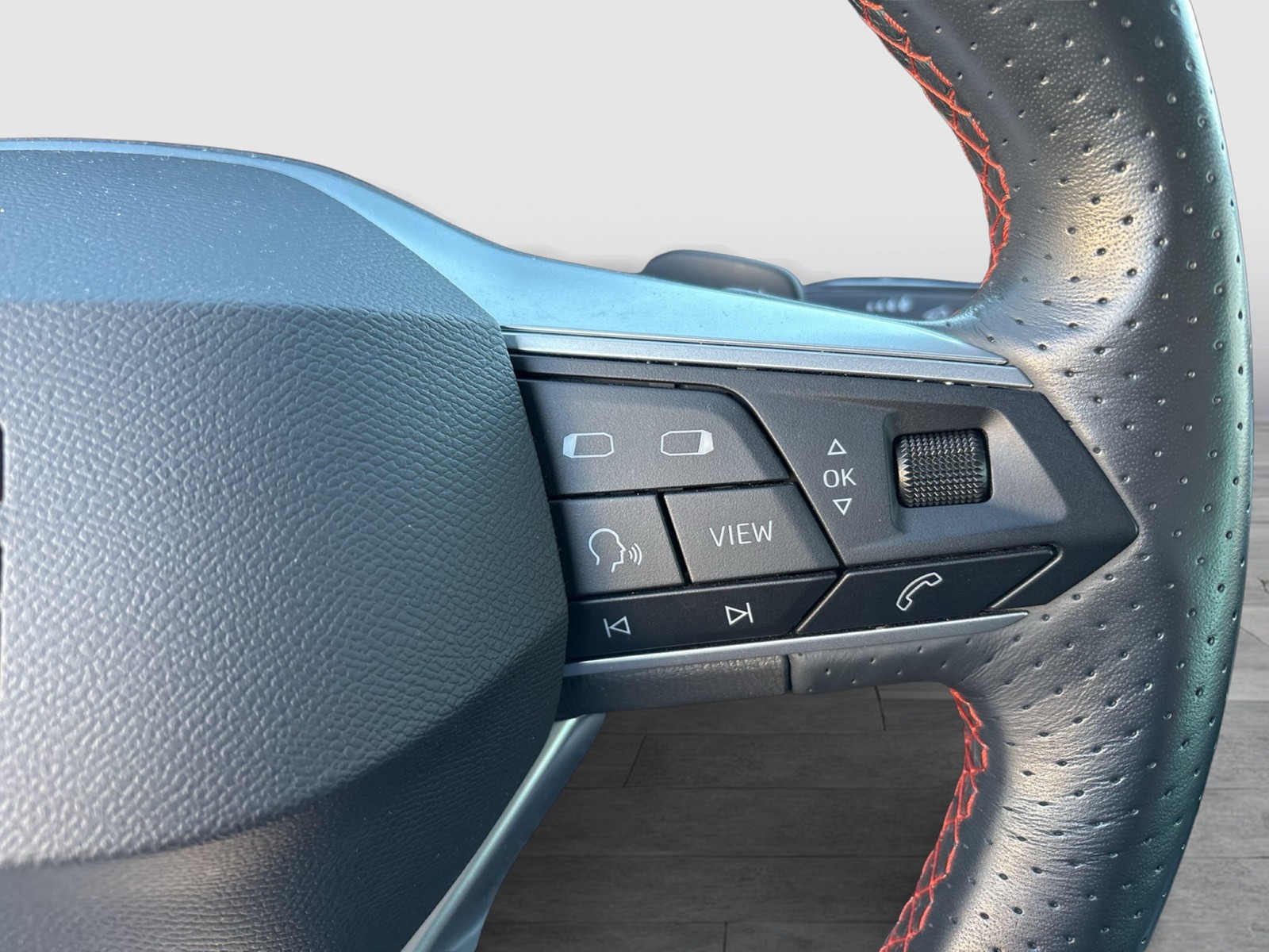 Seat Arona 1.5 FR AHK CAM ACC LM18 NAVI SITZHEIZUNG