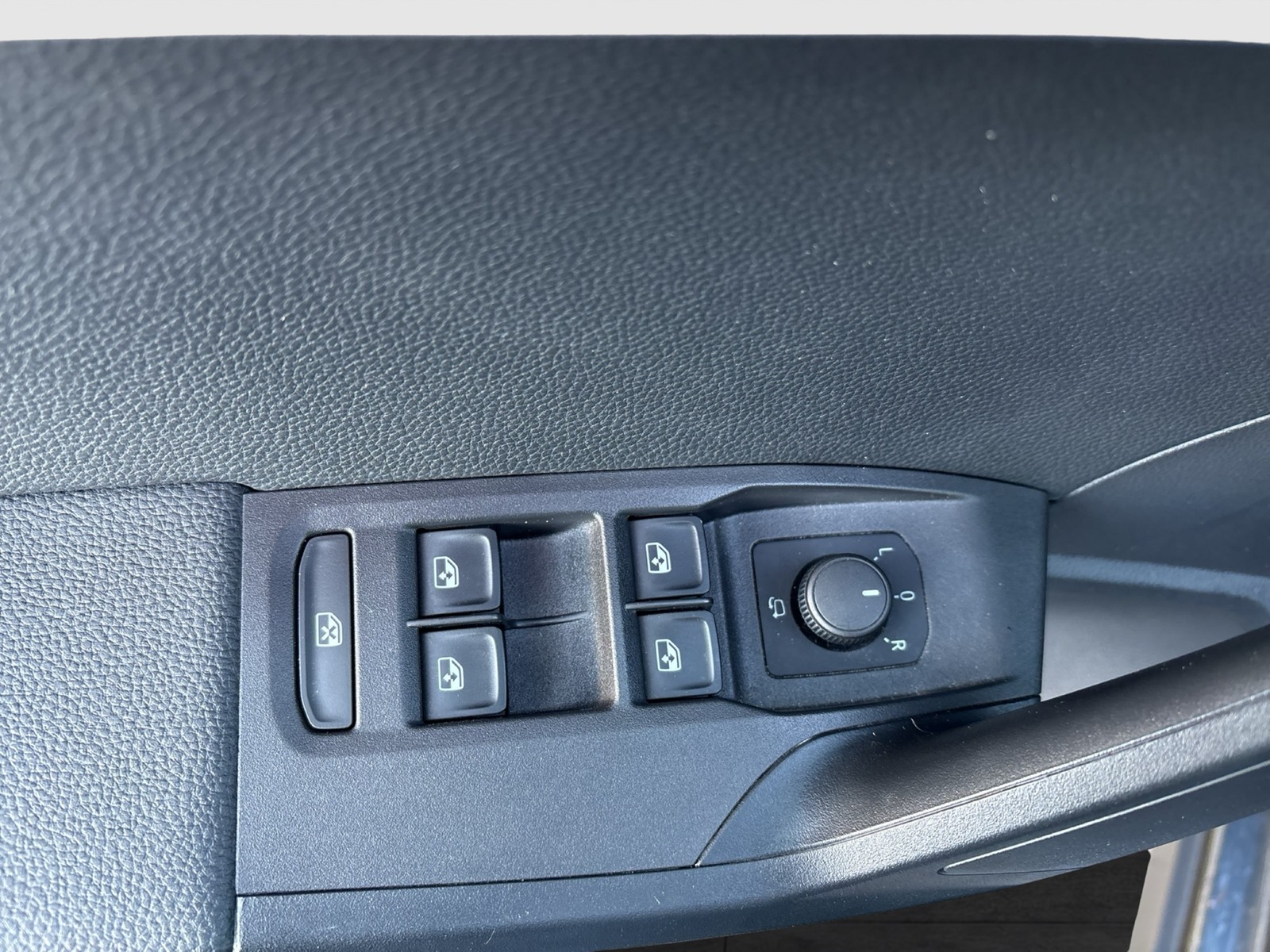 Seat Arona 1.5 FR AHK CAM ACC LM18 NAVI SITZHEIZUNG