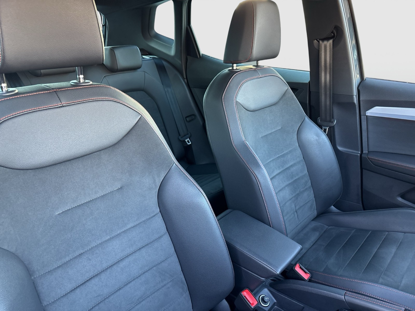 Seat Arona 1.5 FR AHK CAM ACC LM18 NAVI SITZHEIZUNG