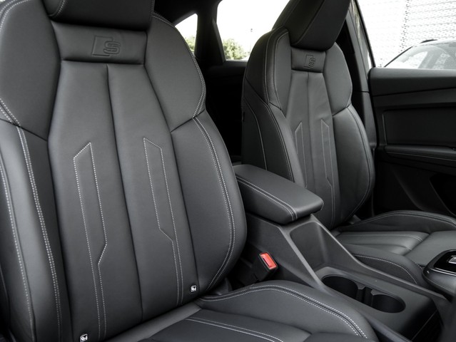 Audi Q4 e-tron Sportback 45 quattro S LINE AHK LM21