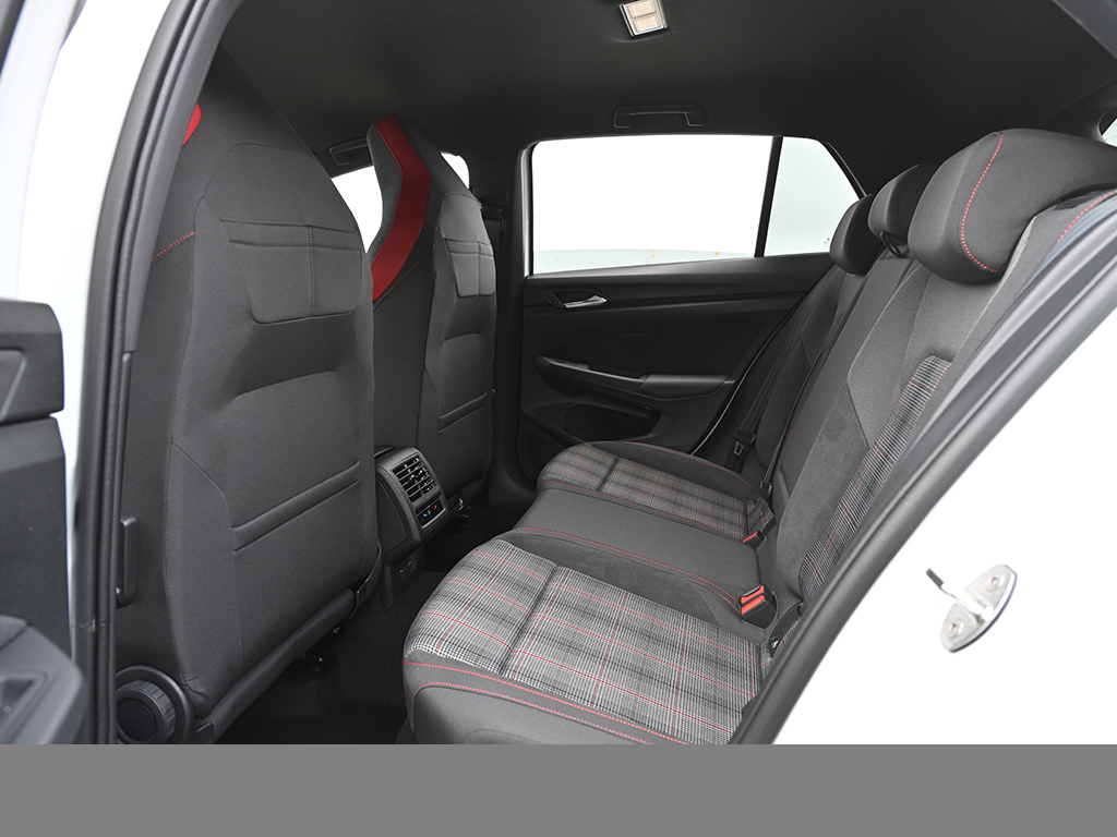 Volkswagen Golf 2.0 GTI BLACK STYLE H.KARDON ALU19