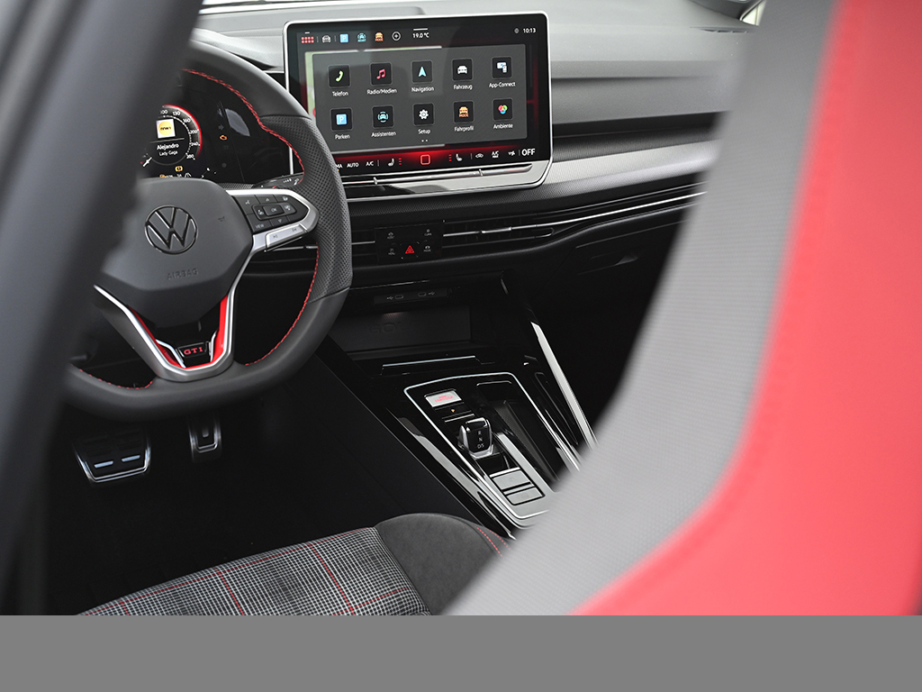 Volkswagen Golf 2.0 GTI BLACK STYLE H.KARDON ALU19