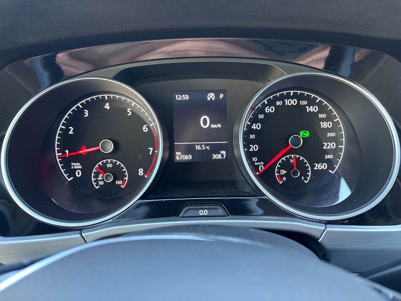 Volkswagen Touran 1.5 COMFORTLINE 7SITZE CAM CARPLAY SITZHZ