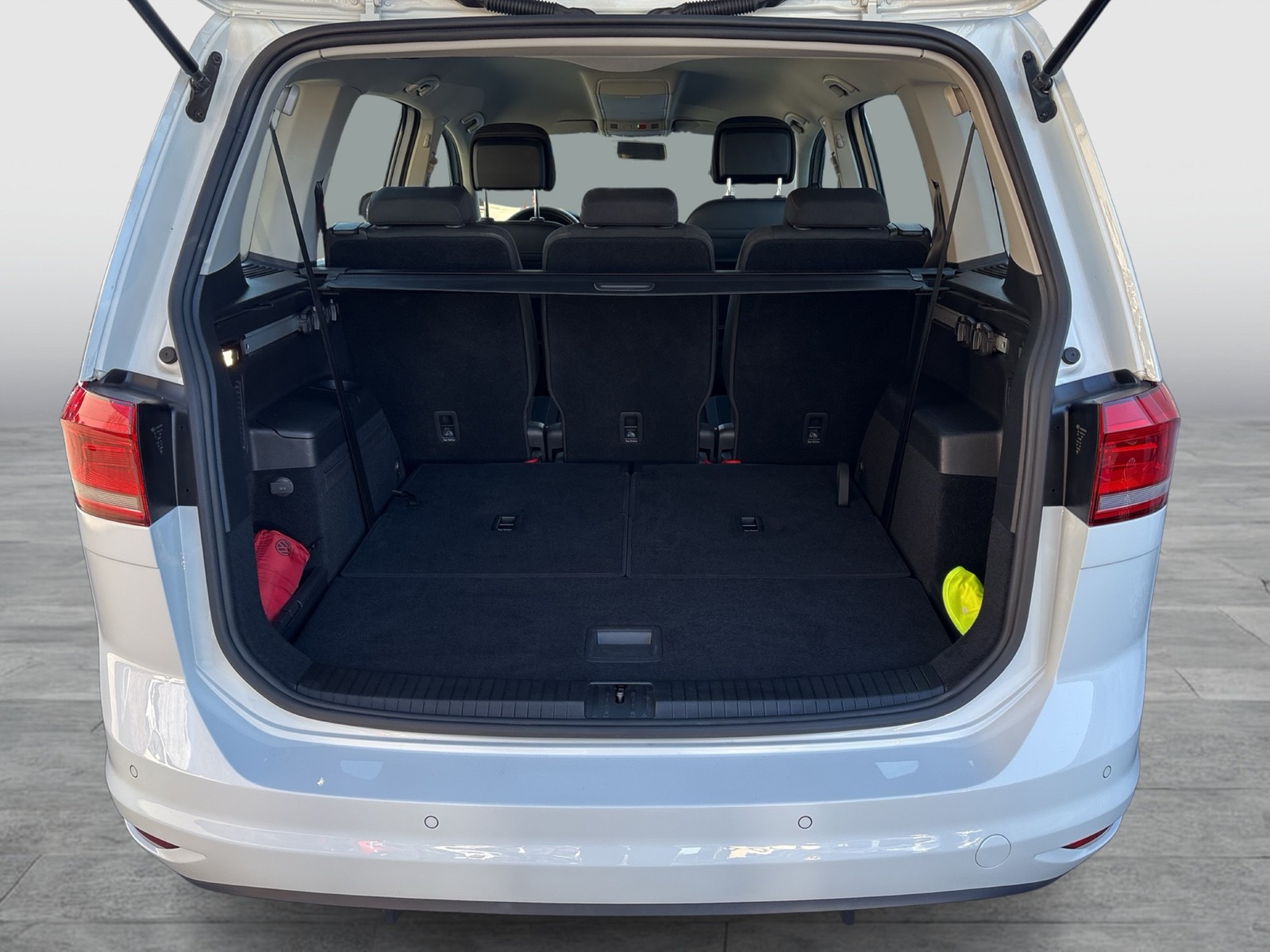 Volkswagen Touran 1.5 COMFORTLINE 7SITZE CAM CARPLAY SITZHZ