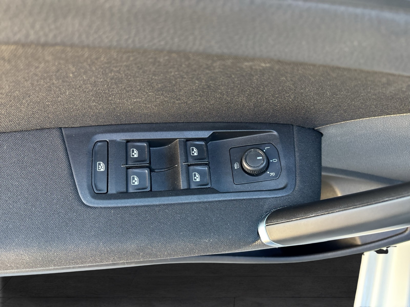 Volkswagen Touran 1.5 COMFORTLINE 7SITZE CAM CARPLAY SITZHZ