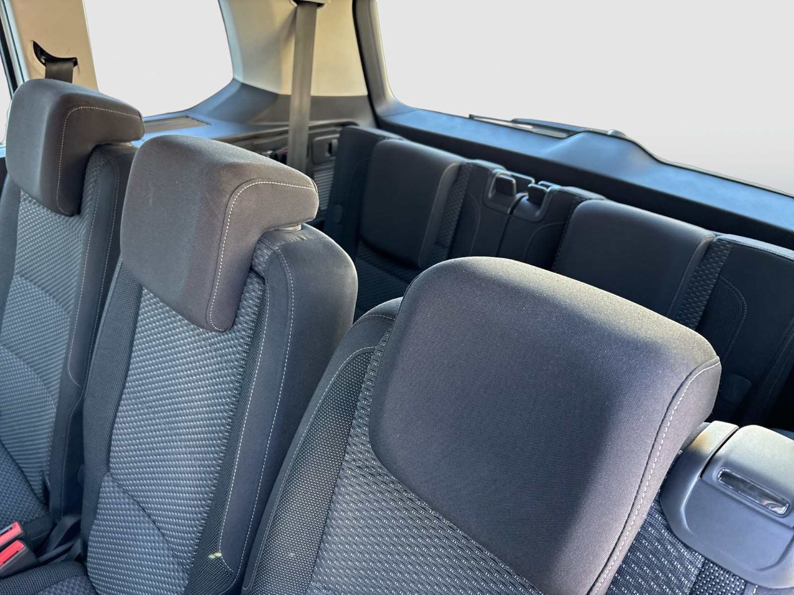 Volkswagen Touran 1.5 COMFORTLINE 7SITZE CAM CARPLAY SITZHZ