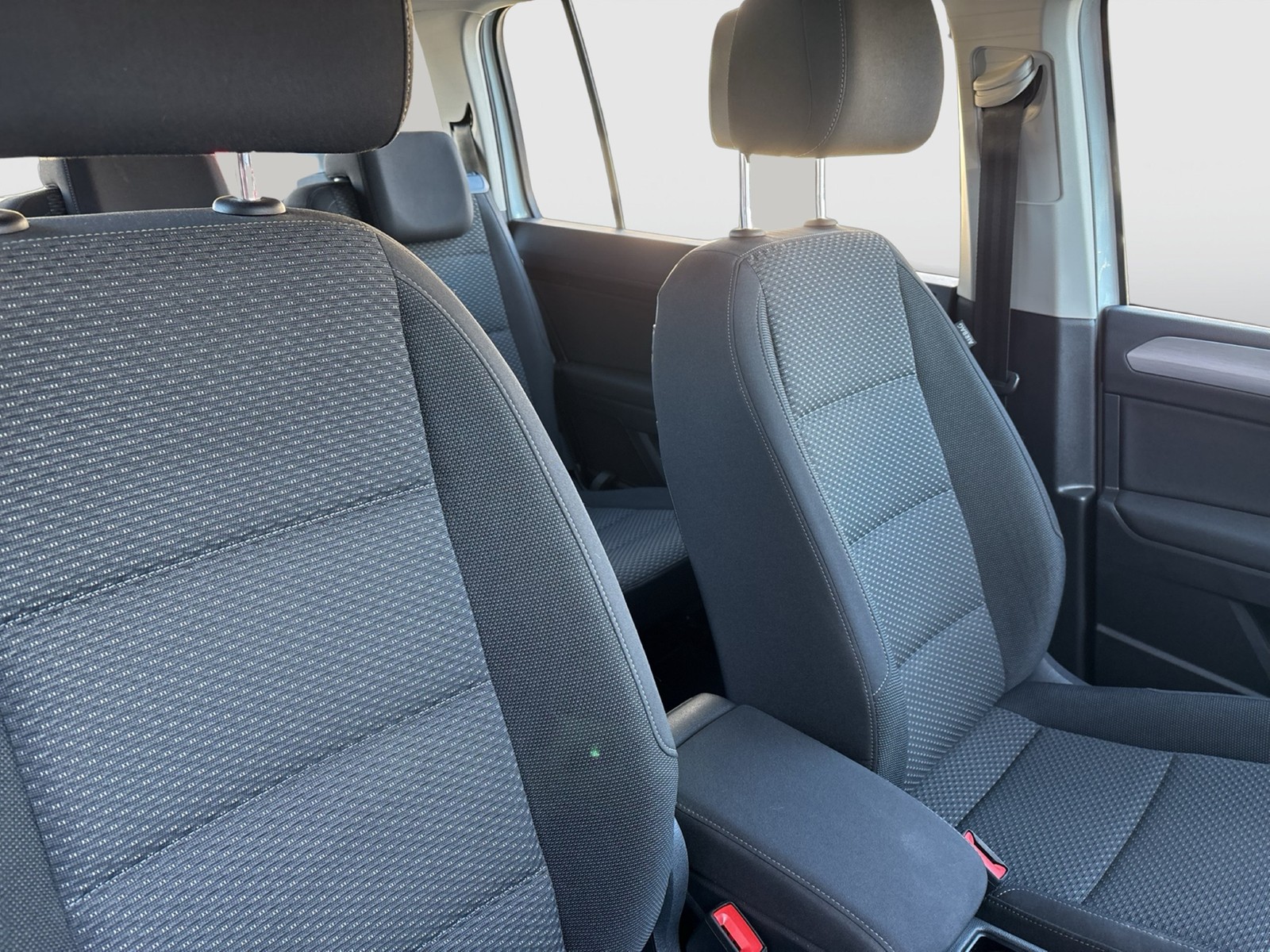 Volkswagen Touran 1.5 COMFORTLINE 7SITZE CAM CARPLAY SITZHZ