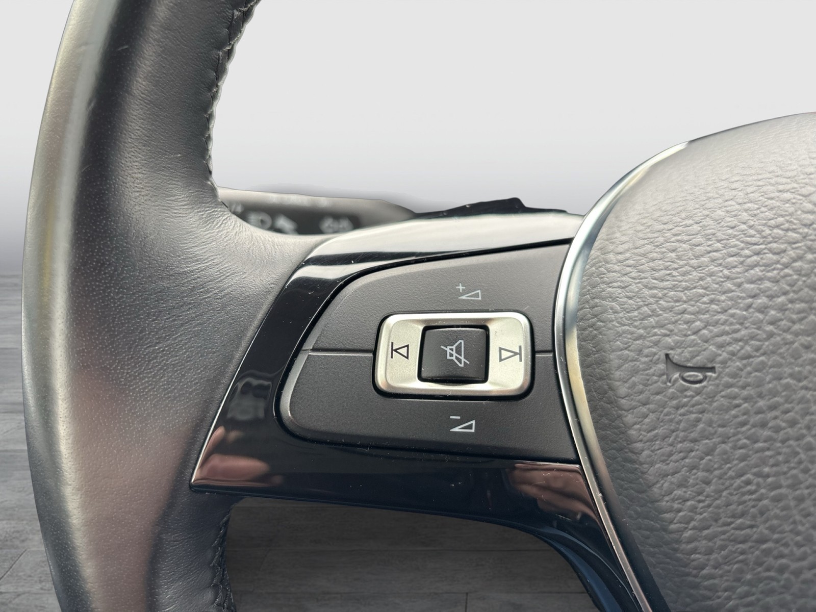 Volkswagen e-up! STYLE PLUS 4TÜREN CAM ALU SITZHEIZUNG DAB+