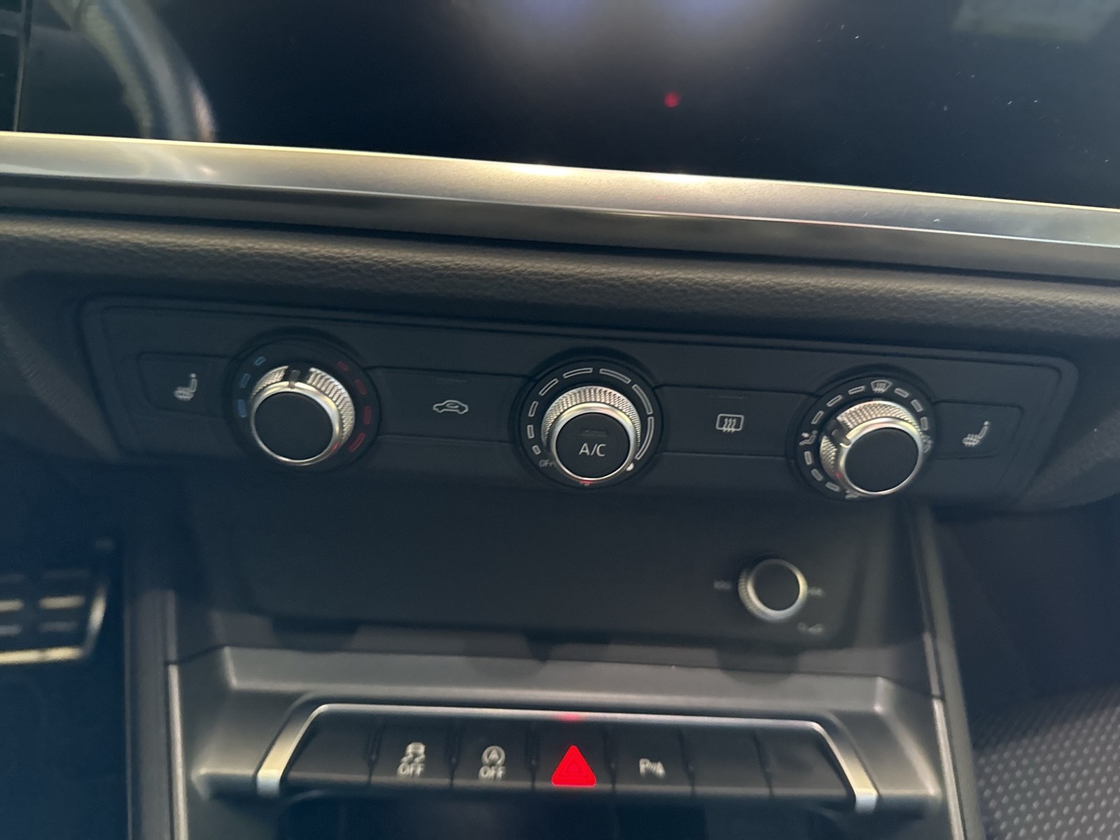 Audi Q3 35 quattro S LINE BLACKPAK AHK ACC LM20 NAVI+