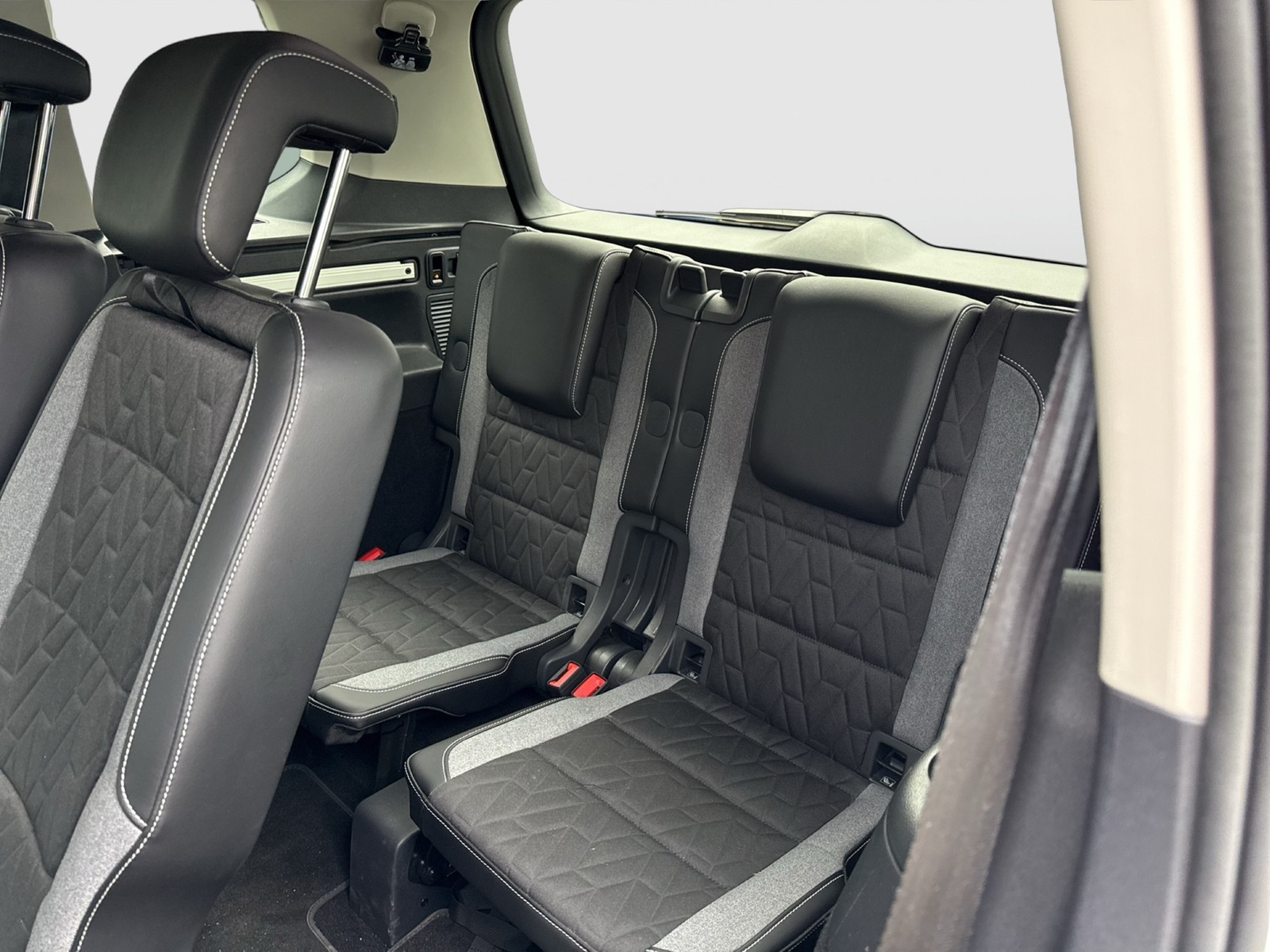 Volkswagen Touran 2.0 GOAL 7SITZE AHK ACC E-KLAPPE NAVI ALU