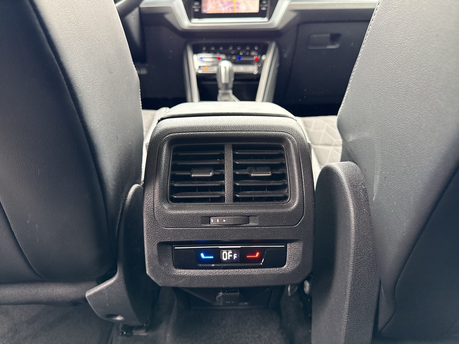 Volkswagen Touran 2.0 GOAL 7SITZE AHK ACC E-KLAPPE NAVI ALU