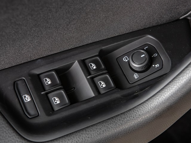 Volkswagen Passat Variant 1.5 BUSINESS AHK ACC ALU NAVI LED