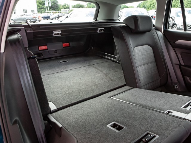 Volkswagen Passat Variant 1.5 BUSINESS AHK ACC ALU NAVI LED