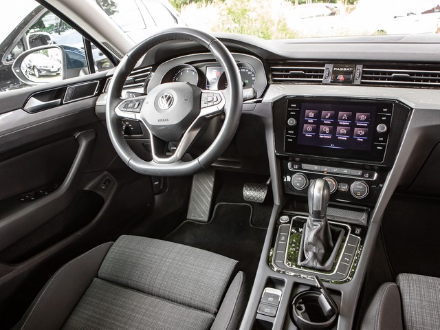 Volkswagen Passat Variant 1.5 BUSINESS AHK ACC ALU NAVI LED