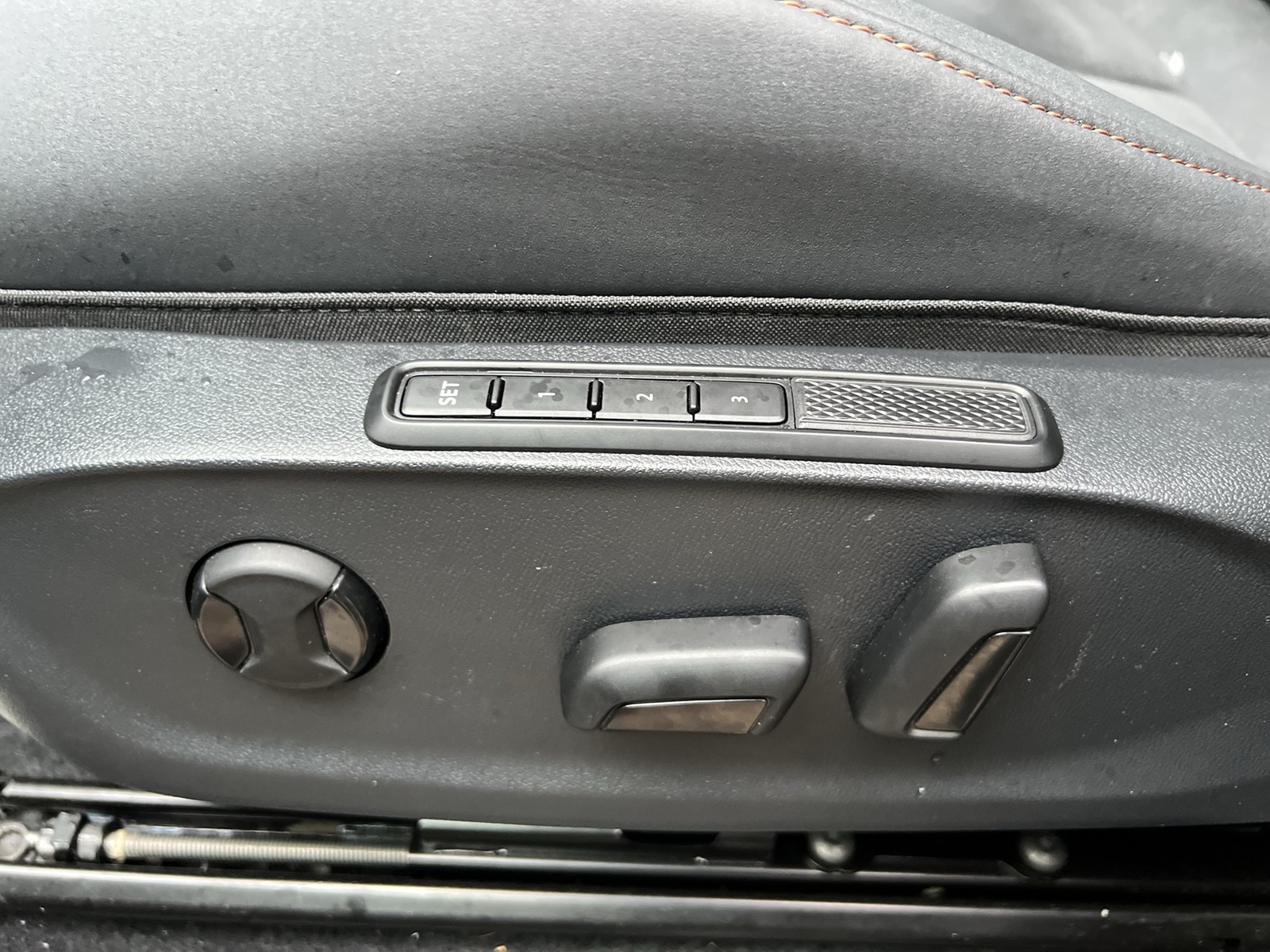 Cupra Terramar 1.5 eTSI 360CAM ACC LM18 HEADUP EKLAPPE