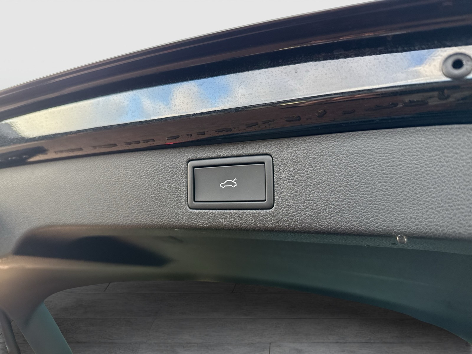 Skoda Kamiq 1.5 TOUR BLACKPACKAGE PANO AHK CAM EKLAPPE