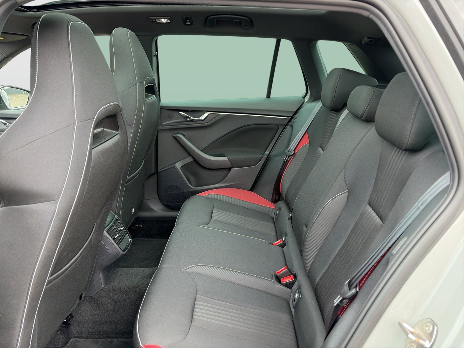 Skoda Kamiq 1.5 MONTE CARLO PANO KAMERA ACC LM18 NAVI