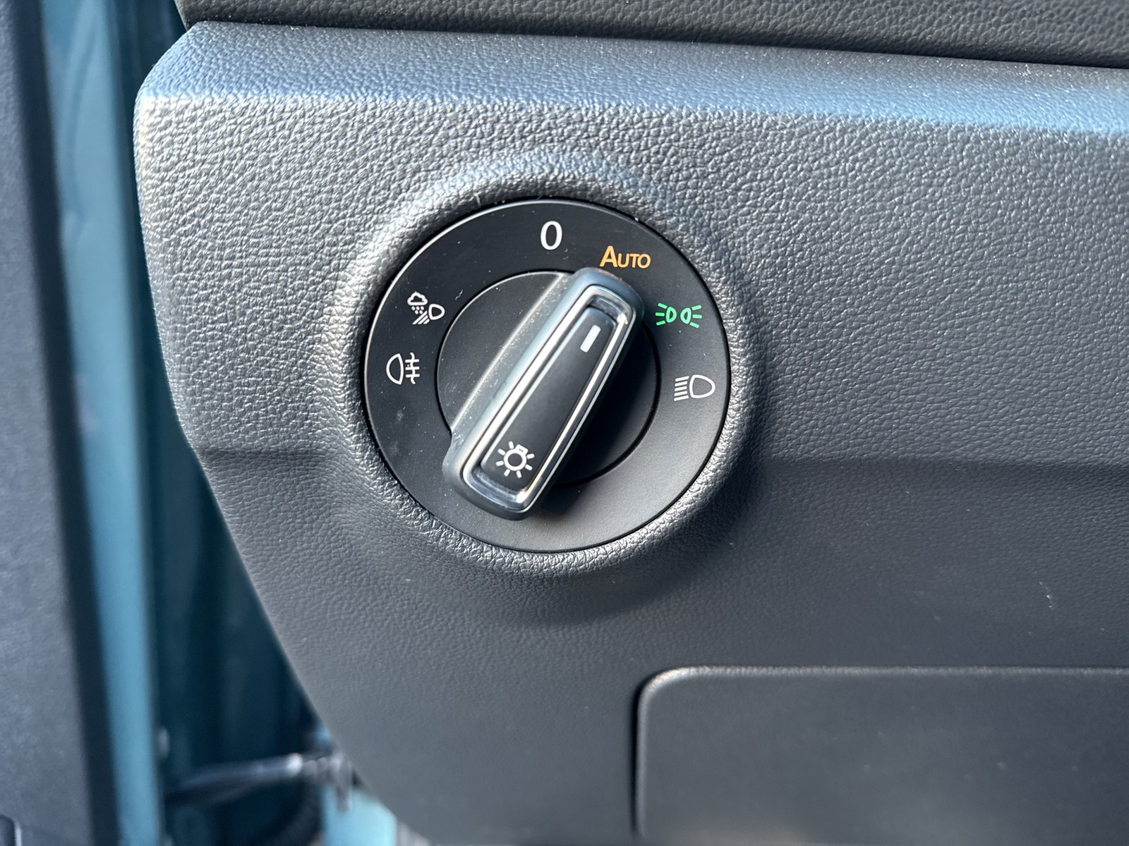 Volkswagen T-Roc 1.0 R-LINE CAM ACC NAVI LED+ CARPLAY LM17