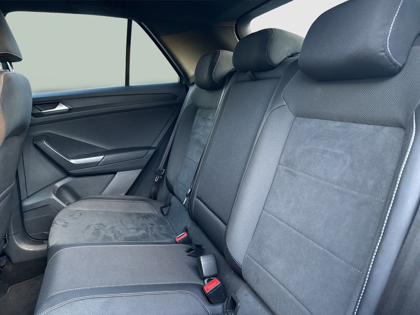 Volkswagen T-Roc 1.0 R-LINE CAM ACC NAVI LED+ CARPLAY LM17