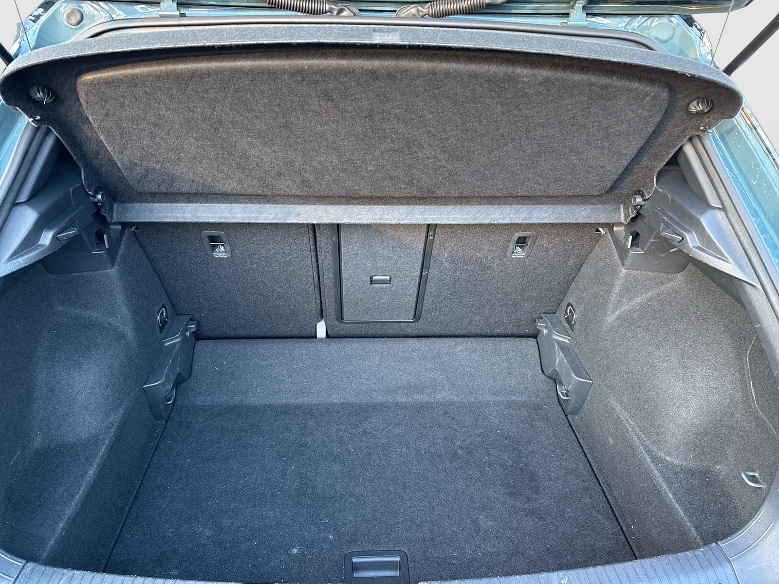 Volkswagen T-Roc 1.0 R-LINE CAM ACC NAVI LED+ CARPLAY LM17