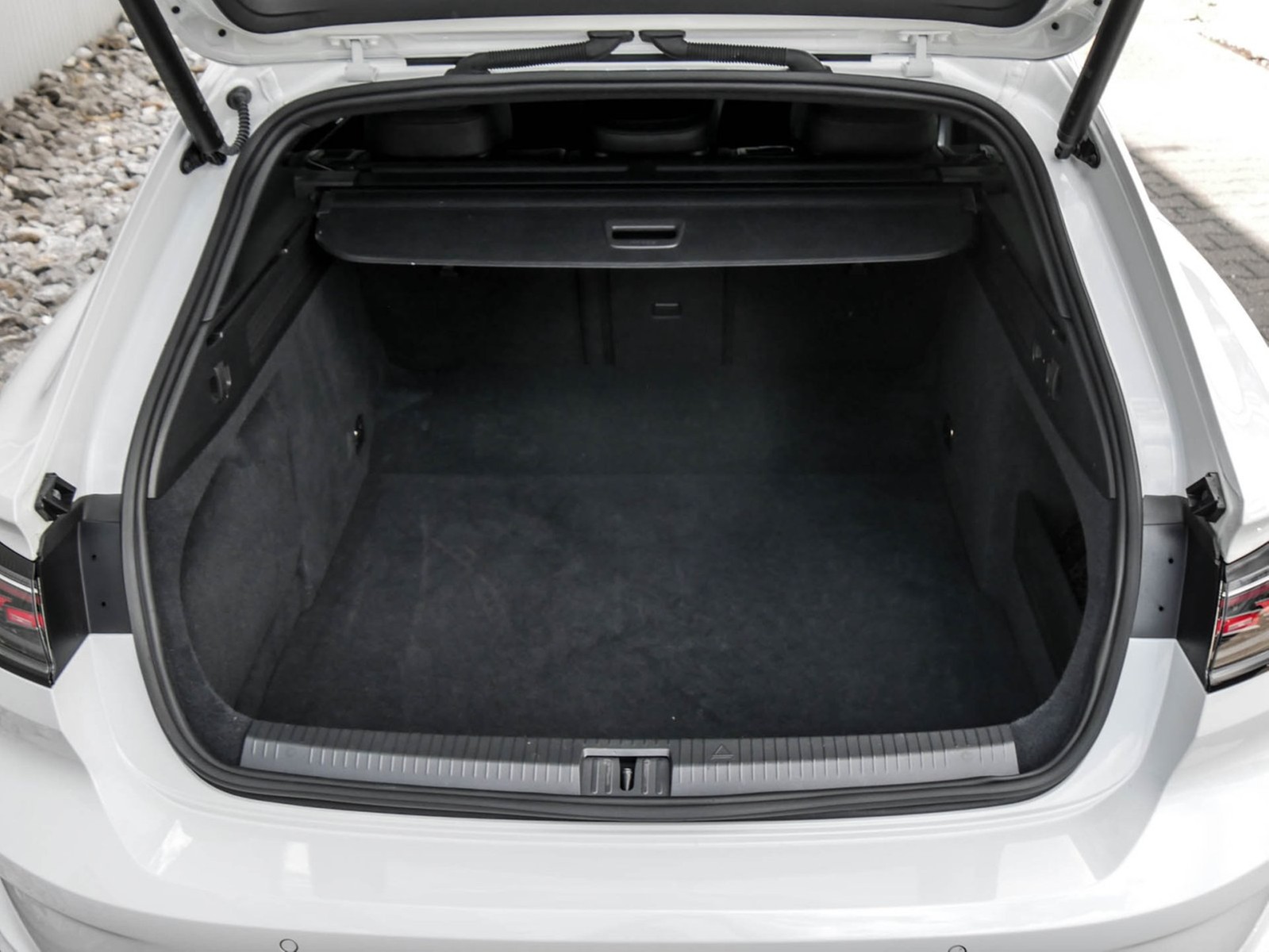 Volkswagen Arteon Shooting Brake 2.0 R 4X4 LEDER AHK LM19