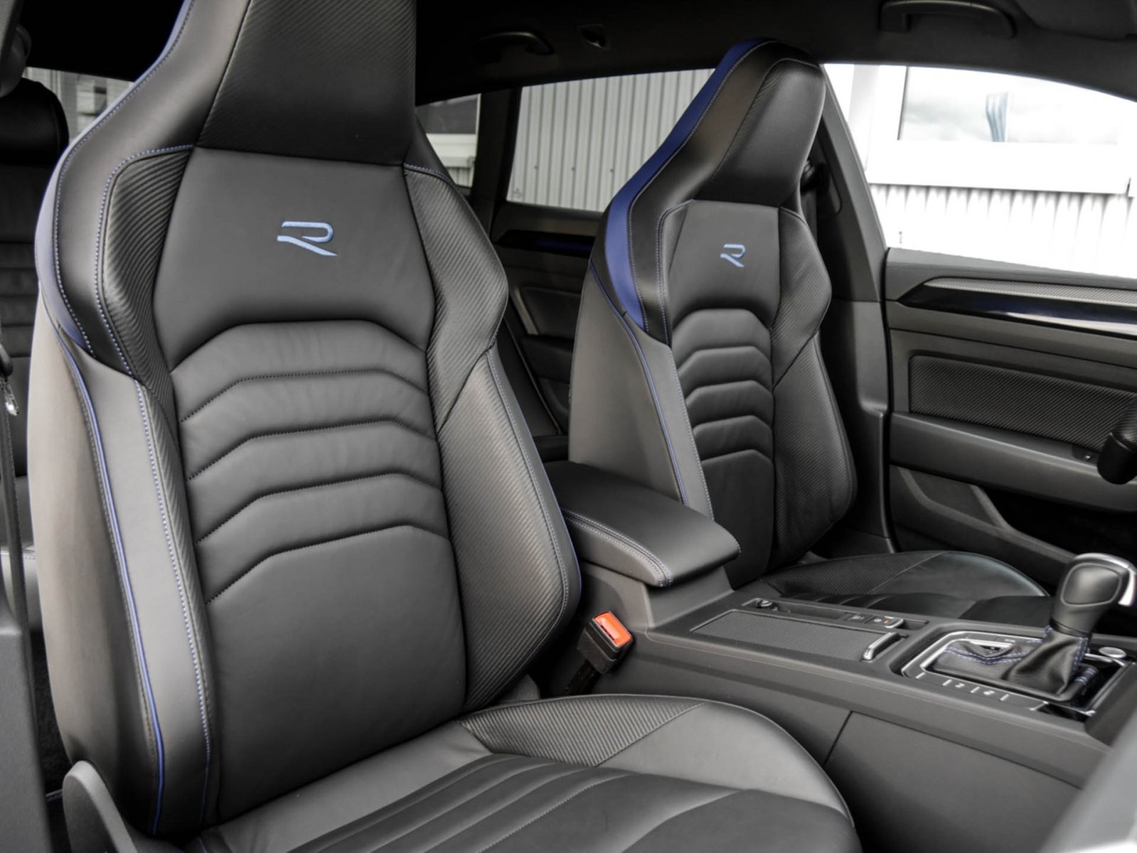 Volkswagen Arteon Shooting Brake 2.0 R 4X4 LEDER AHK LM19