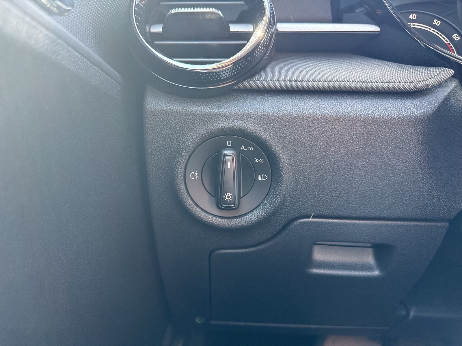 Skoda Fabia 1.0 TOUR NAVI ALU CARPLAY SITZHEIZUNG