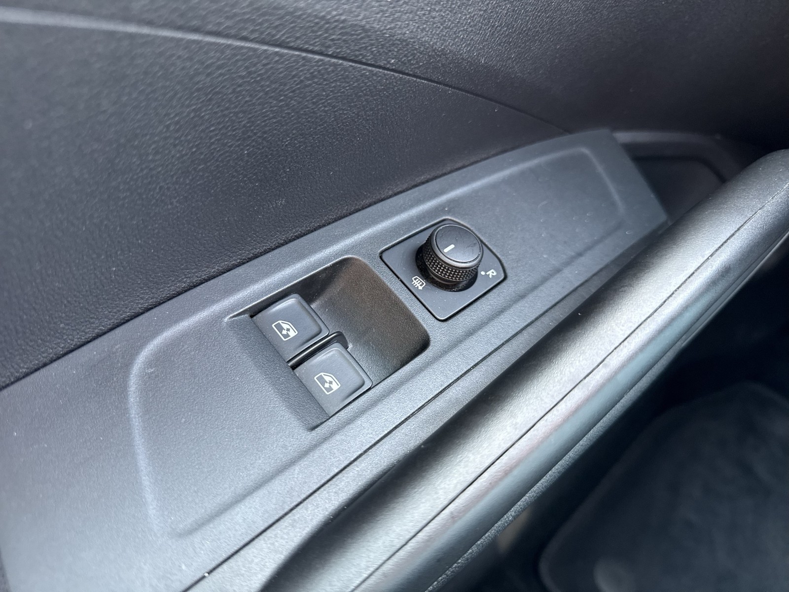 Skoda Fabia 1.0 TOUR NAVI ALU CARPLAY SITZHEIZUNG
