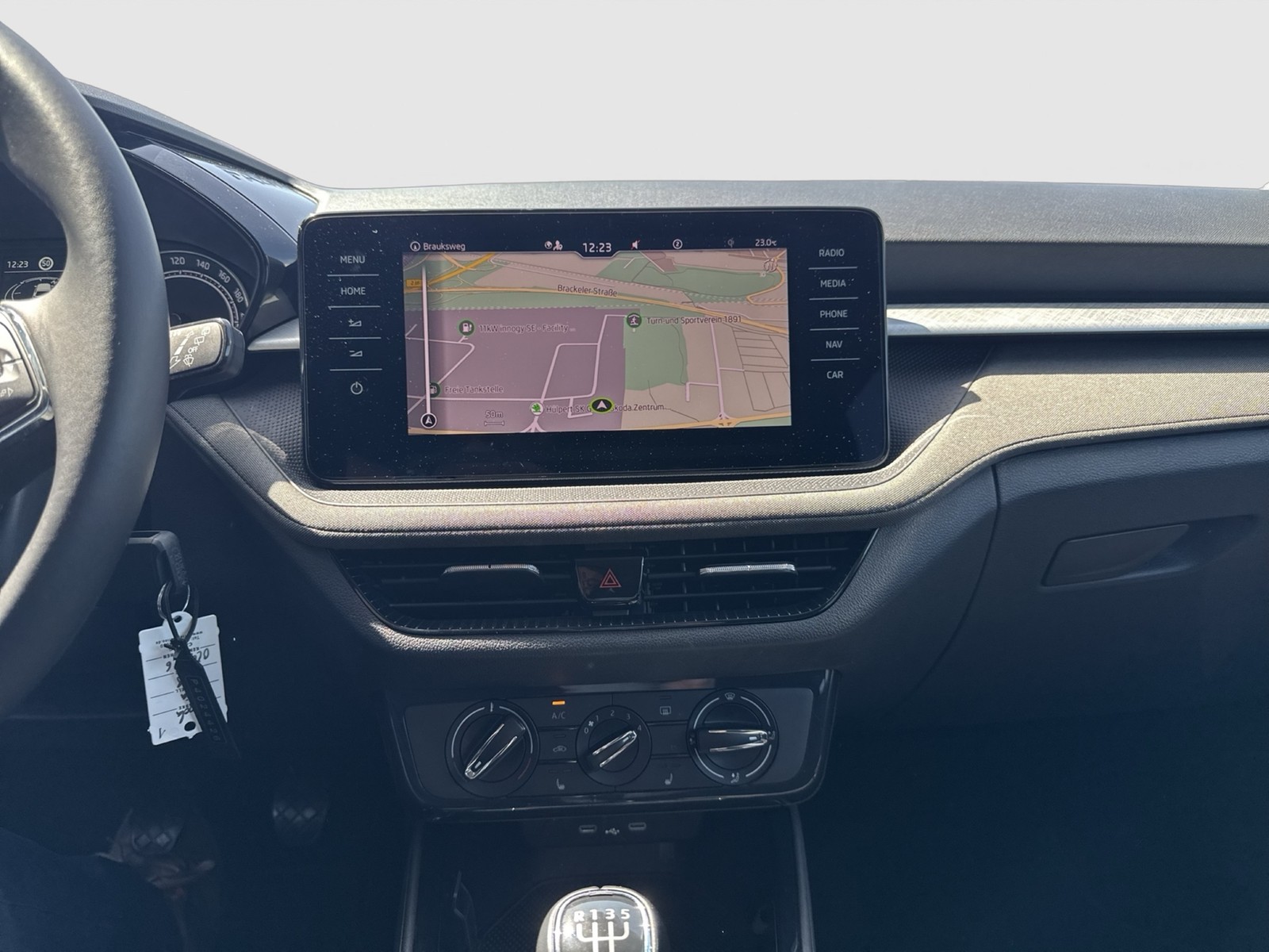 Skoda Fabia 1.0 TOUR NAVI ALU CARPLAY SITZHEIZUNG