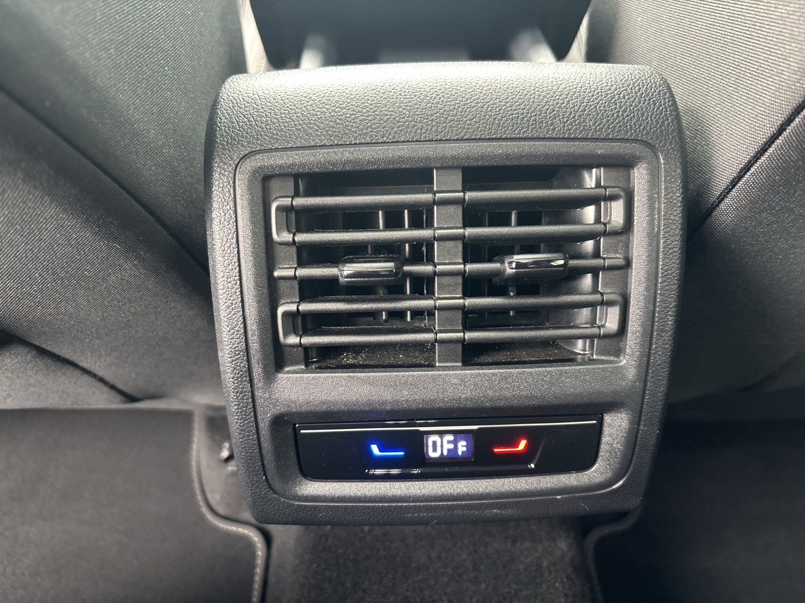 Volkswagen Golf 2.0 GTD ALU19 PANO H.KARDON MATRIX BLACK