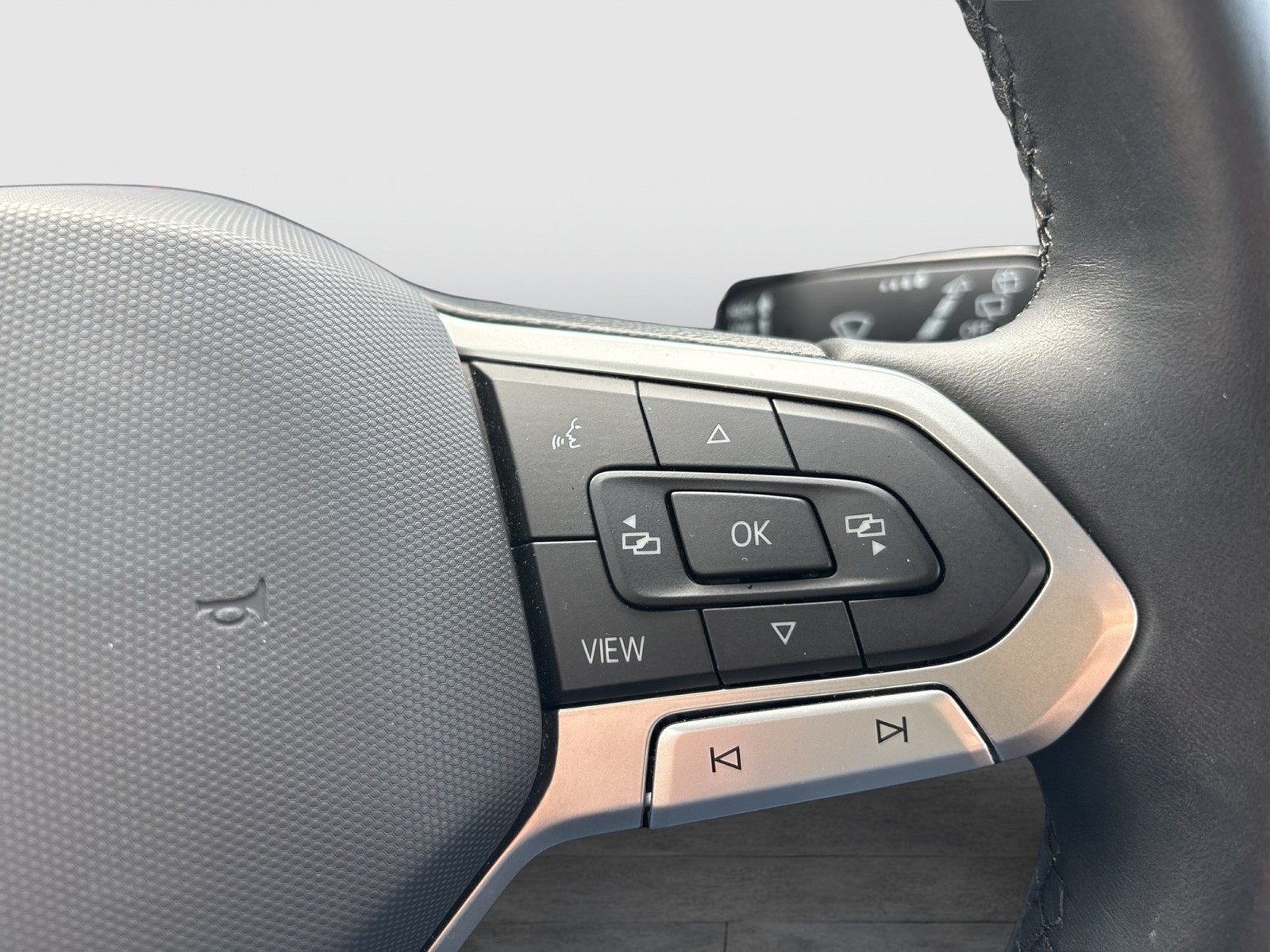 Volkswagen T-Roc 1.0 STYLE PANO AHK CAM ACC LM17 NAVI LED+